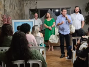 Prefeitura de Apucarana entrega 130 kits maternidade para gestantes