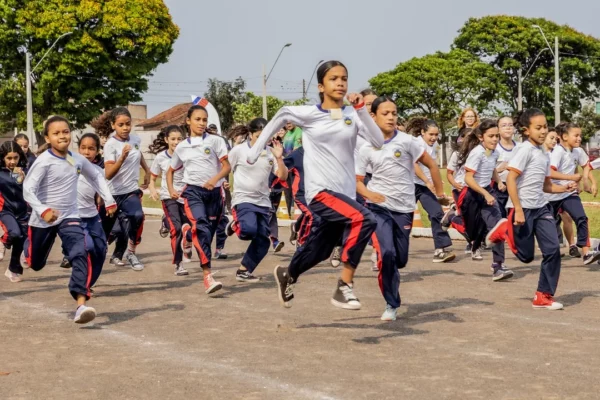 Estudantes participam do Circuito de Corridas de Rua em Apucarana