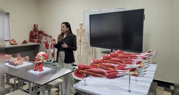 Curso de medicina da Faculdade Honpar começa as aulas em outubro