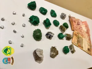 Quatro menores traficando drogas são apreendidos em Arapongas