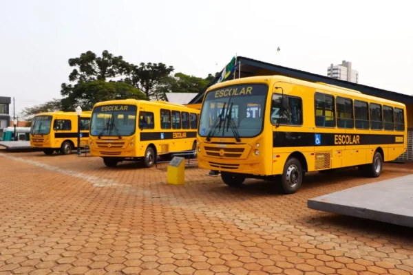Com 21 novos ônibus, Arapongas renova a frota do transporte escolar