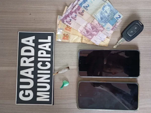 Motorista de Kwid é flagrado com cocaína e maconha em Arapongas