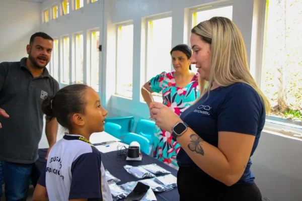 Arapongas atende mais de 5,5 mil alunos em mutirão oftalmológico