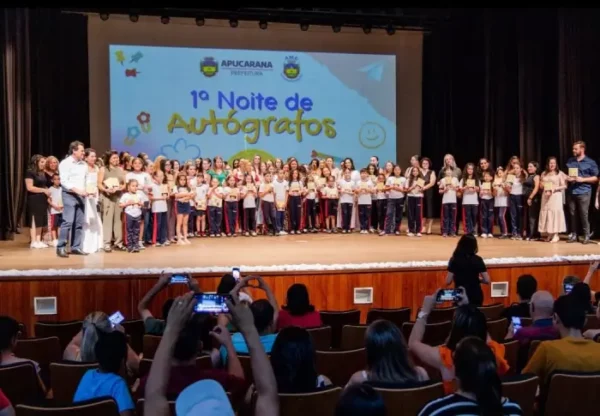Estudantes apucaranenses publicam Coletânea de Poesias