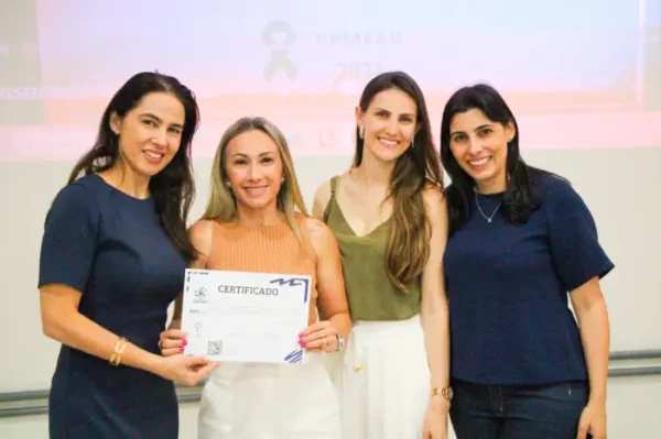 Arapongas celebra Dia Nacional do Surdo com certificação do Curso Básico de Libras