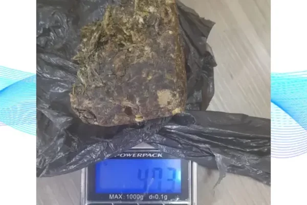 Adolescente é flagrado com mais de 40 gramas de maconha em Arapongas