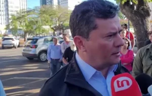 Senador Sergio Moro participa de caminhada em Apucarana
