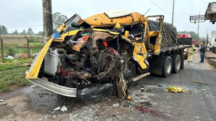 Caminhoneiro fica estado grave em acidente no pedágio na BR-369