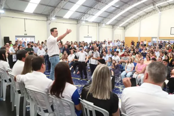 Com investimento de R$ 10 milhões, governador inaugura colégio em Mauá da Serra