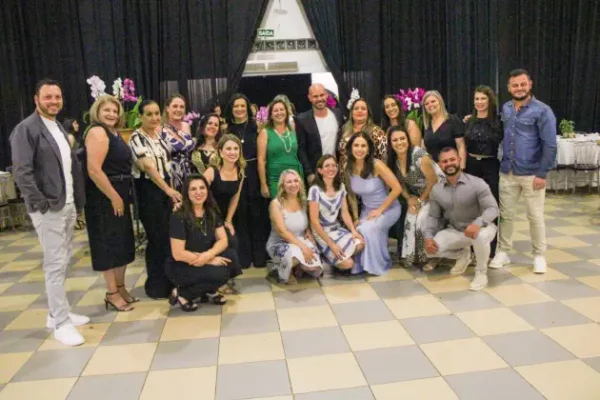 Formação e homenagens marcam celebração do Dia dos Professores em Arapongas