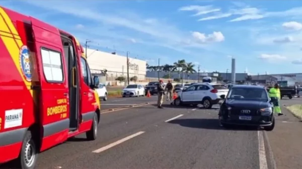 Colisão frontal na PR-444 deixa pai e filha feridos