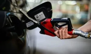 Motorista abastece e foge sem pagar posto de combustível em Jandaia