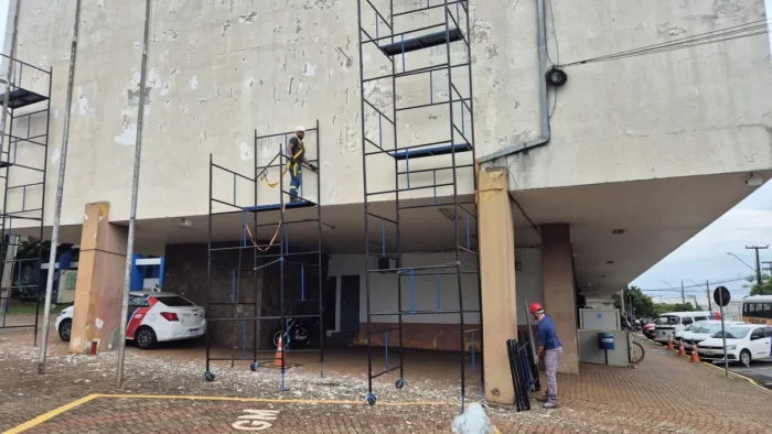 Fachada da Prefeitura de Apucarana vai ganhar nova pintura