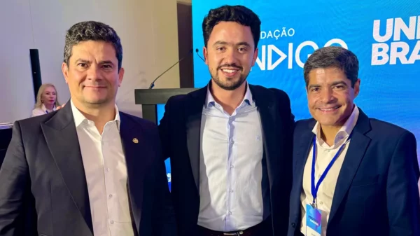 Rodolfo Mota prefeito eleito de Apucarana participa de encontro do União em Brasília