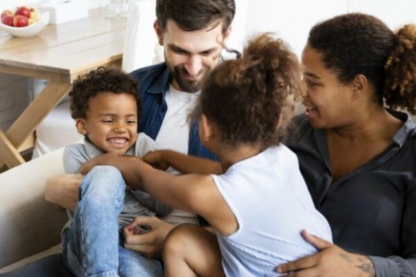 Família Acolhedora: saiba como participar do programa socioassistencial em Arapongas