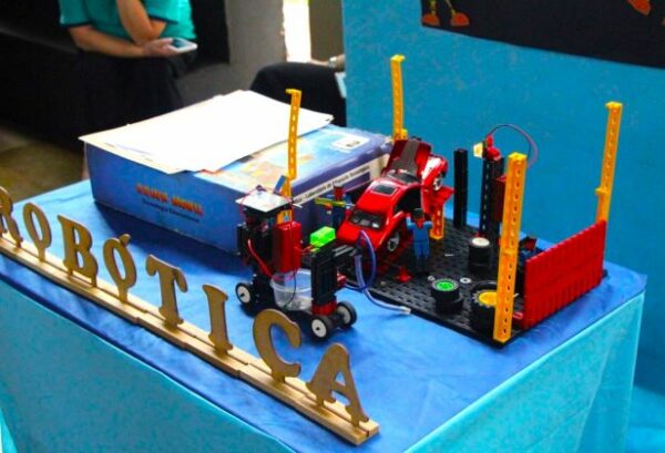 Prefeitura de Arapongas realiza III Mostra de Robótica