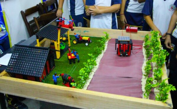 III Mostra de Robótica expõe atividades dos alunos dos 5º anos da Rede Municipal de Arapongas