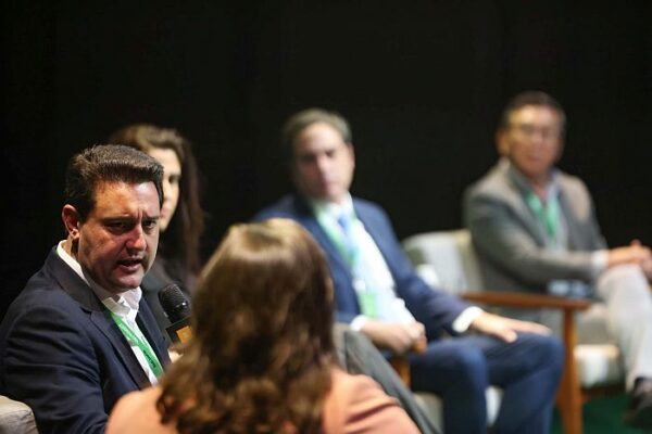 Políticas do Paraná são destaque em evento de transição energética em São Paulo