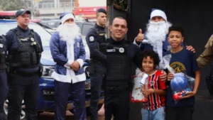 GM e forças de segurança entregam brinquedos em Arapongas