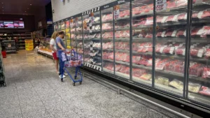 Preços da ceia de Natal assustam consumidores em Apucarana