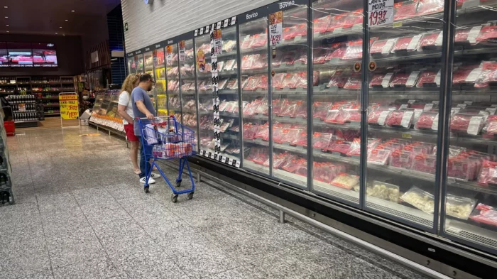 Preços da ceia de Natal assustam consumidores em Apucarana
