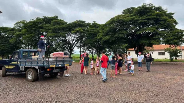 “Natal Solidário” distribui 5 mil brinquedos para crianças em Ivaiporã