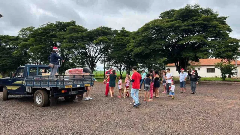 “Natal Solidário” distribui 5 mil brinquedos para crianças em Ivaiporã