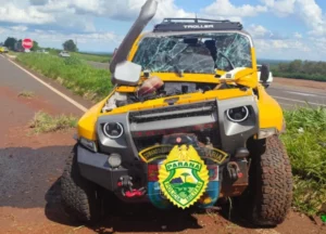 Jovem é hospitalizado após Troller de Arapongas capotar em Rolândia