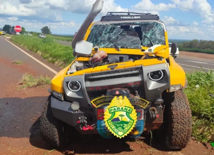 Jovem é hospitalizado após Troller de Arapongas capotar em Rolândia