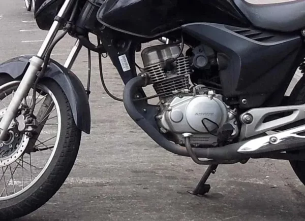 PM recupera moto furtada na saída para Arapongas; ela estava sem placa
