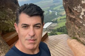Padre Lino deixará as funções sacerdotais para assumir secretaria de Educação de Arapongas