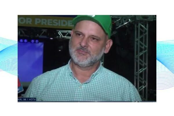 Prefeito de Bela Vista do Paraíso fala no jantar de 51 anos da AMEPAR em Arapongas