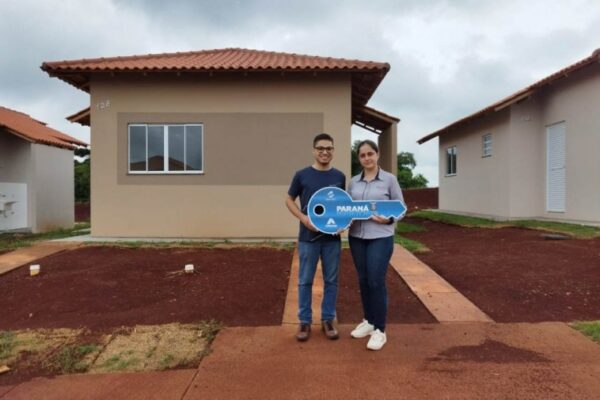 Cohapar entrega casa própria a 71 famílias de Jardim Alegre, no Vale do Ivaí