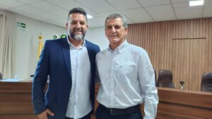 Walmir Peres e Ivonei Gomes tomam posse em Marilândia do Sul com compromisso de progresso