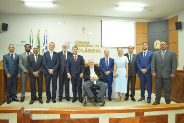 Ailton Maistro toma posse como prefeito e Horácio Negrão vice-prefeito para a gestão 2025-2028 em Rolândia