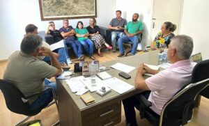 Prefeito de Faxinal recebe demandas do sindicato dos servidores públicos municipais