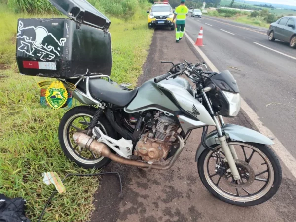 Motociclista fica ferido em colisão traseira na PR-444 em Arapongas