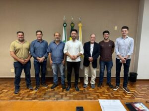 Rodolfo Mota recebe associação da “Rua Gastronômica” de Apucarana
