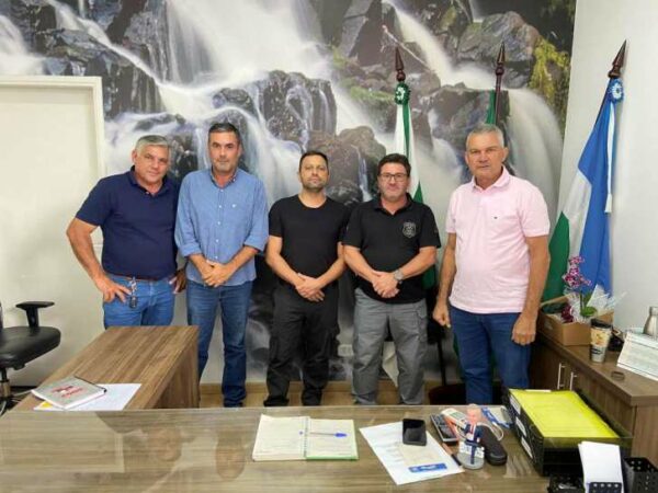 Prefeito de Faxinal recebe visita do chefe regional de cadeias públicas Nilton Garcia