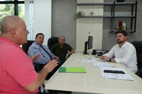 Prefeitura de Arapongas concede reajuste salarial acima da inflação aos servidores municipais