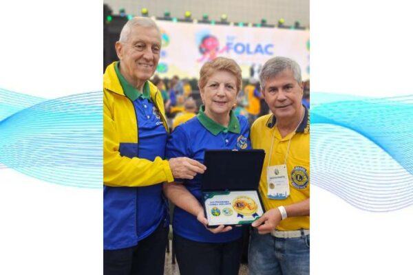 Projeto Crescer de Arapongas recebe o Prêmio Adelante na Categoria Atividades e Serviços