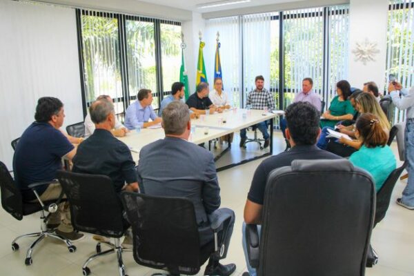 Prefeito Rafael Cita realiza primeira reunião com secretariado e defende gestão participativa