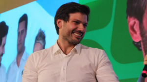 Tiago Amaral veta projeto para distribuição de medicamento à base de cannabis em Londrina