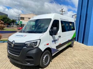 Prefeitura de Faxinal adquire mais uma nova van para transporte de pacientes
