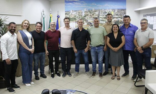 Vereadores de Arapongas reúnem-se com o Secretário de Segurança