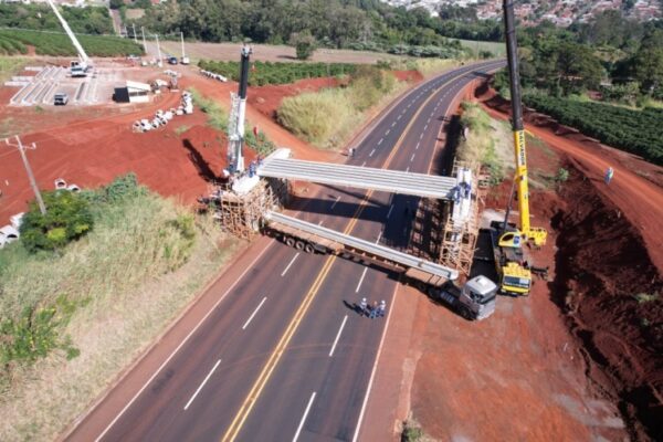 Construção da trincheira: Av. Herlei Rodrigues recebe obra na rede elétrica, nesta sexta em Mandaguari