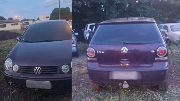 Carro com vestígios de incêndio é recuperado pela PM de Arapongas