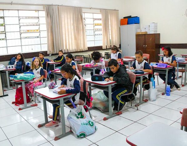 Escolas Municipais e CMEIs de Arapongas receberão mais de R$ 500 mil em eletrodomésticos