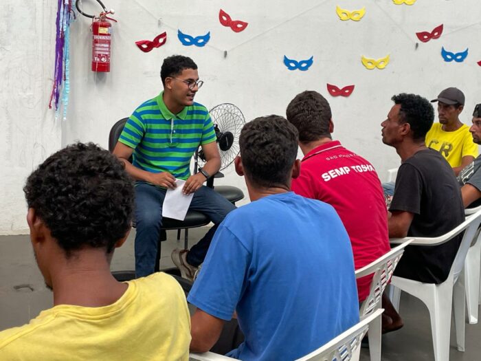 Centro POP Arapongas realiza roda de conversa sobre empregabilidade e reinserção social