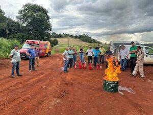 Prefeitura de Cambira realiza treinamento de combate a incêndios para servidores